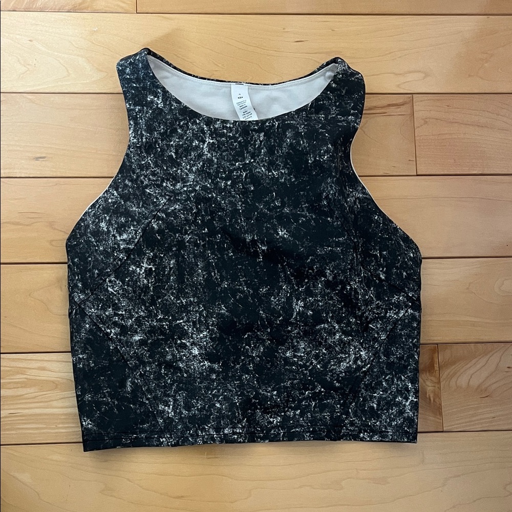 Lululemon Black and White Women's cropped tank